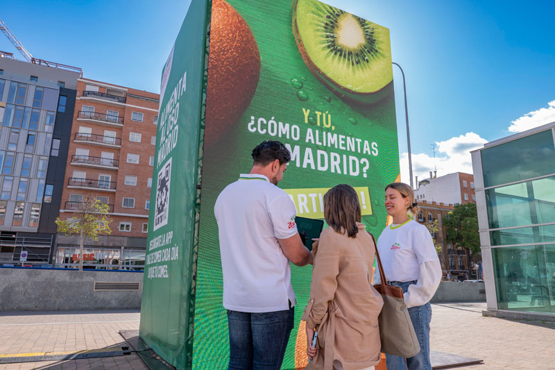 Oso-tamagochi de Zespri analiza la alimentación de los madrileños