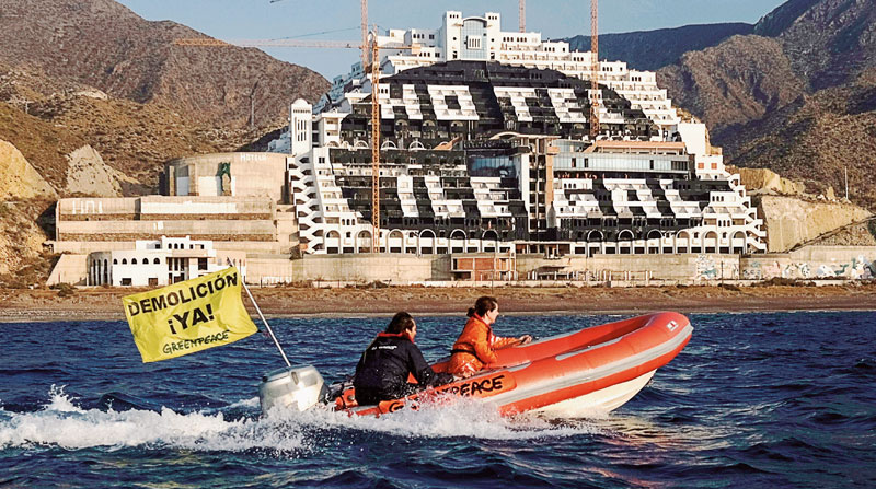 La "voz incómoda" de Greenpeace cumple 40 años en España