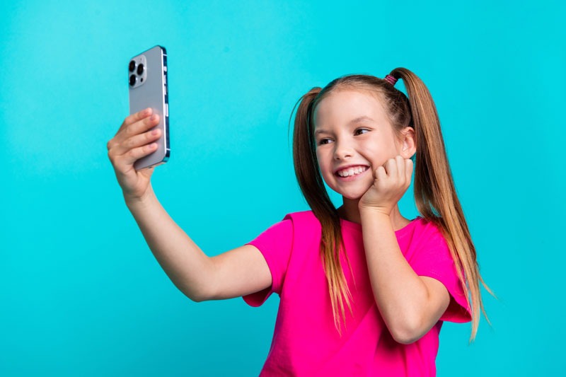 Niños influencers, un fenómeno en auge sin regulación
