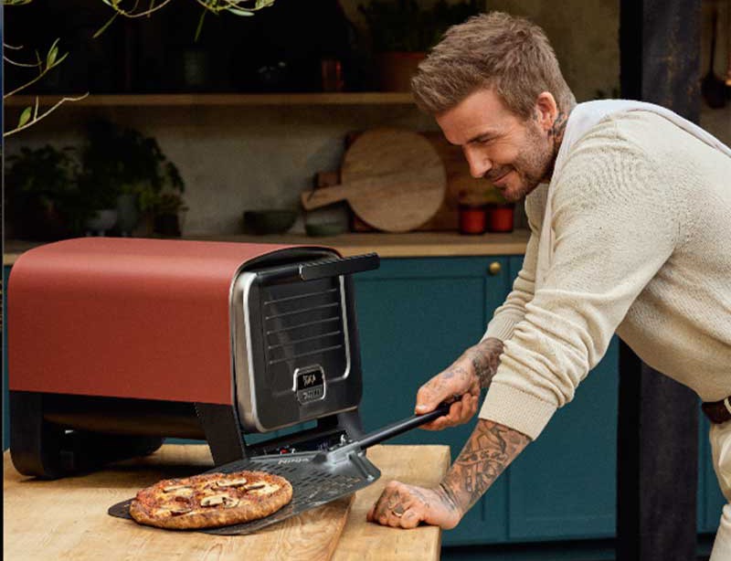 David Beckham presume de haber hecho la "pizza perfecta"