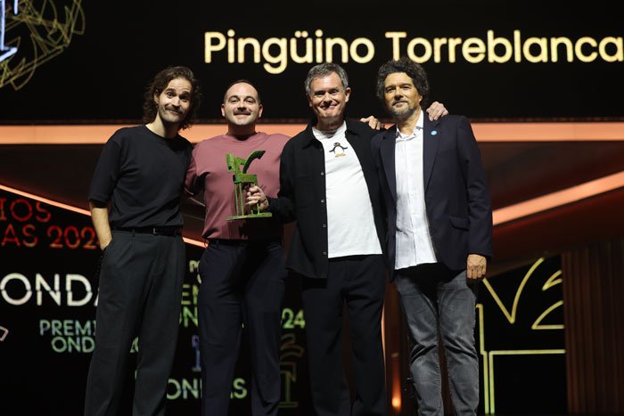 Pingüino Torreblanca recibe su Premio Ondas 2024.