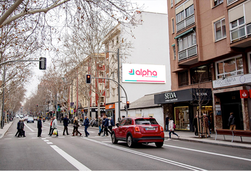 Soportes publicitarios que cuidan el aire de Madrid