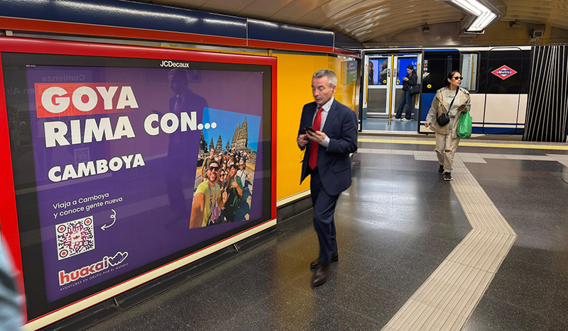 Vuelve el humor de Huakai a las calles: "Goya rima con ... Camboya"
