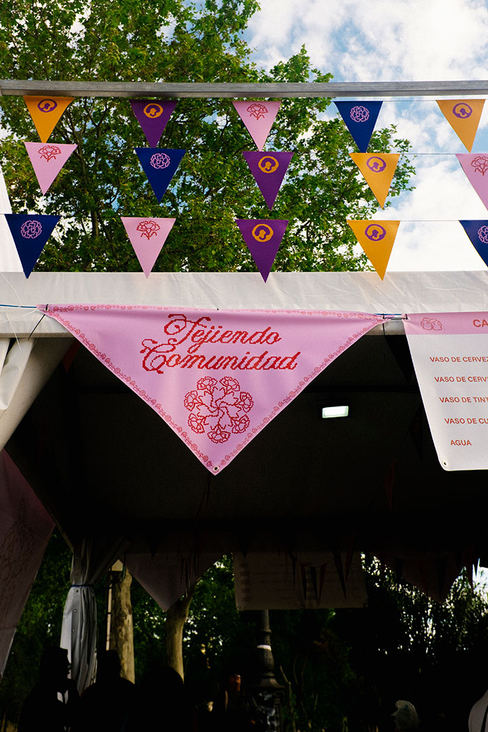 Carpa para reivindicar la identidad madrileña y de barrio.