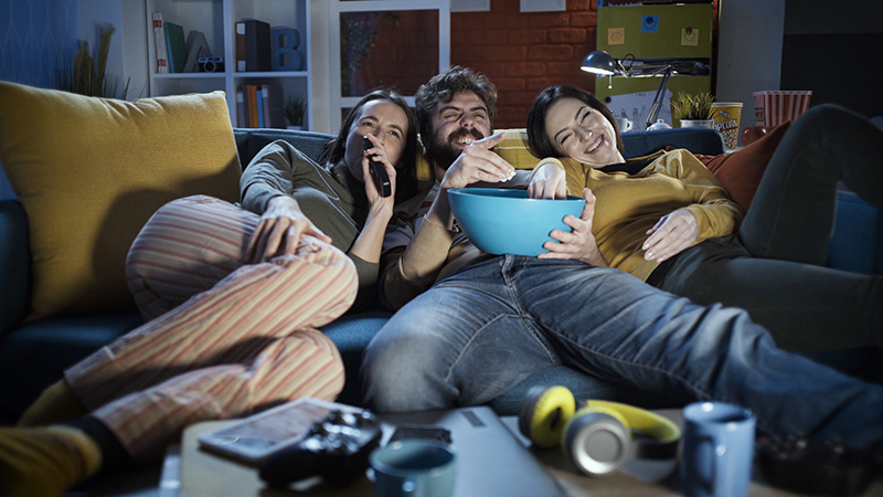 El consumo de tele en grupo incrementa la eficacia publicitaria