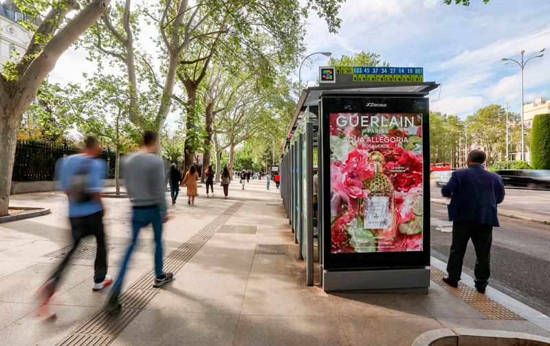 JCDecaux verifica la fijación del 100% de su patrimonio de papel