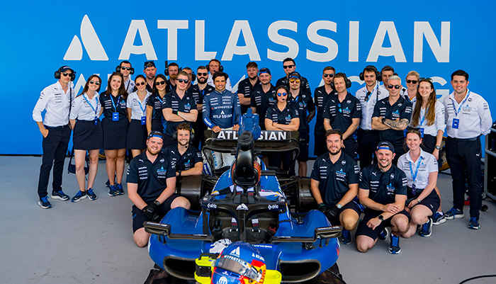 Baño de masas de Carlos Sainz en el primer tardeo de MADRING.