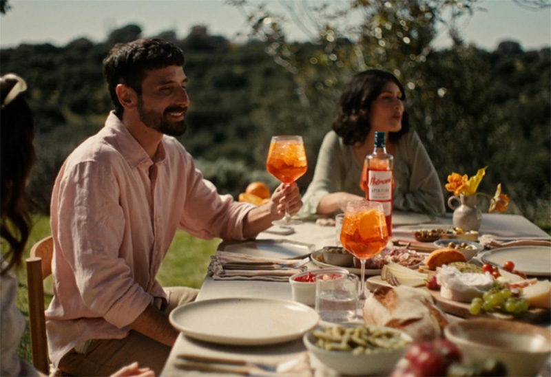 "Activa el modo estar", la nueva campaña de St. Petroni