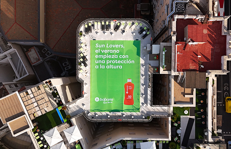 Babaria destapa su lona en la piscina más grande de Madrid