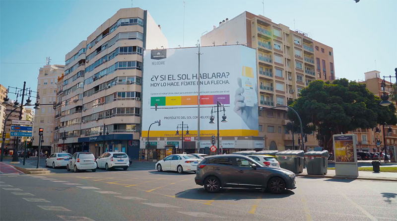 Lona de Cantabria Labs que mide el índice UV en tiempo real