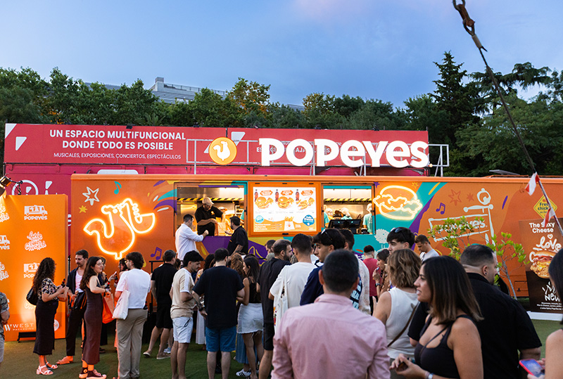 Popeyes lanza su primer "foodtruck" con un concierto de Pignoise