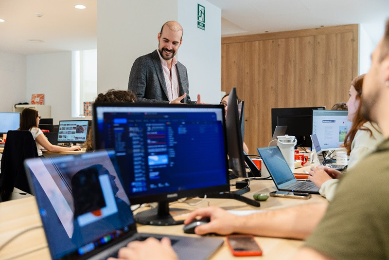 X versus Bluesky, claves para la conversación corporativa