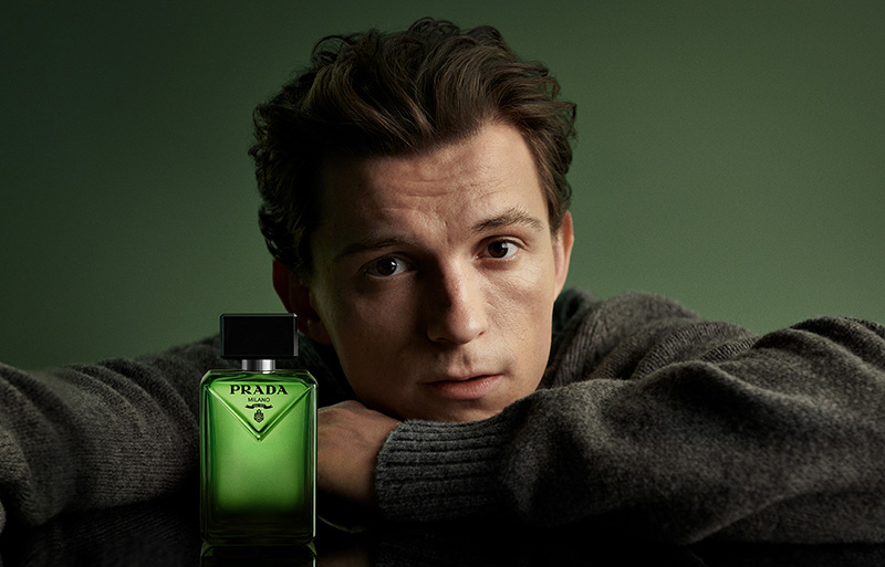 Tom Holland presenta el nuevo perfume de Prada Beauty