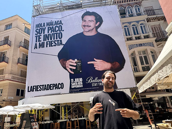 Ballantine´s organiza una fiesta para un joven con solo 500 seguidores.