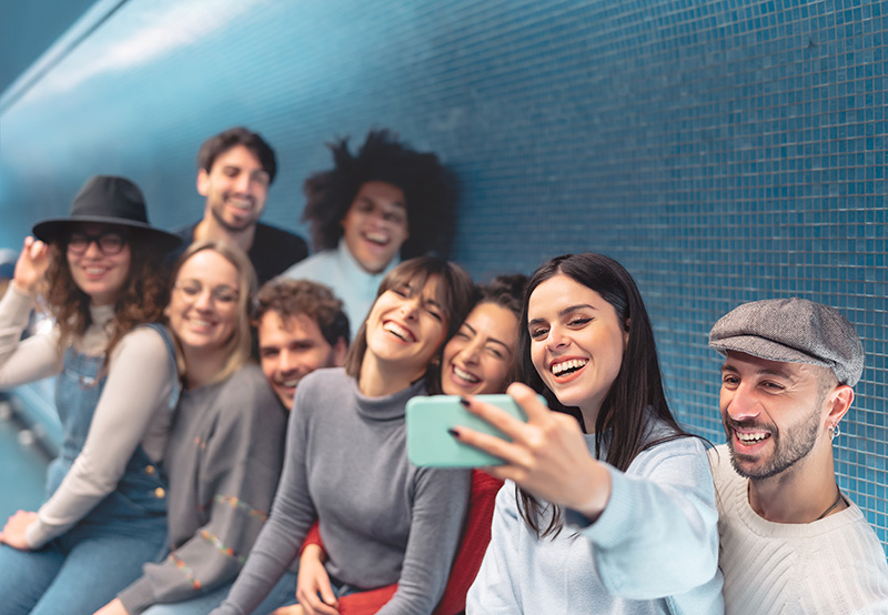 La generación Z se parte en dos y las marcas toman nota