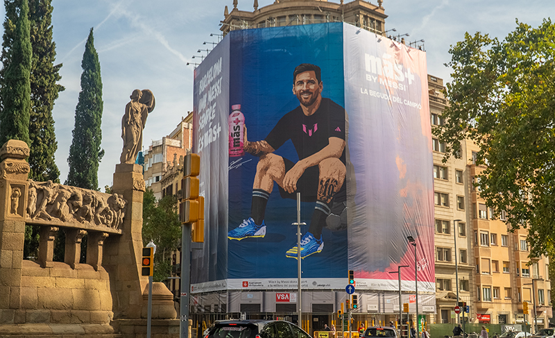 Leo Messi lanza su bebida Más+ en Barcelona
