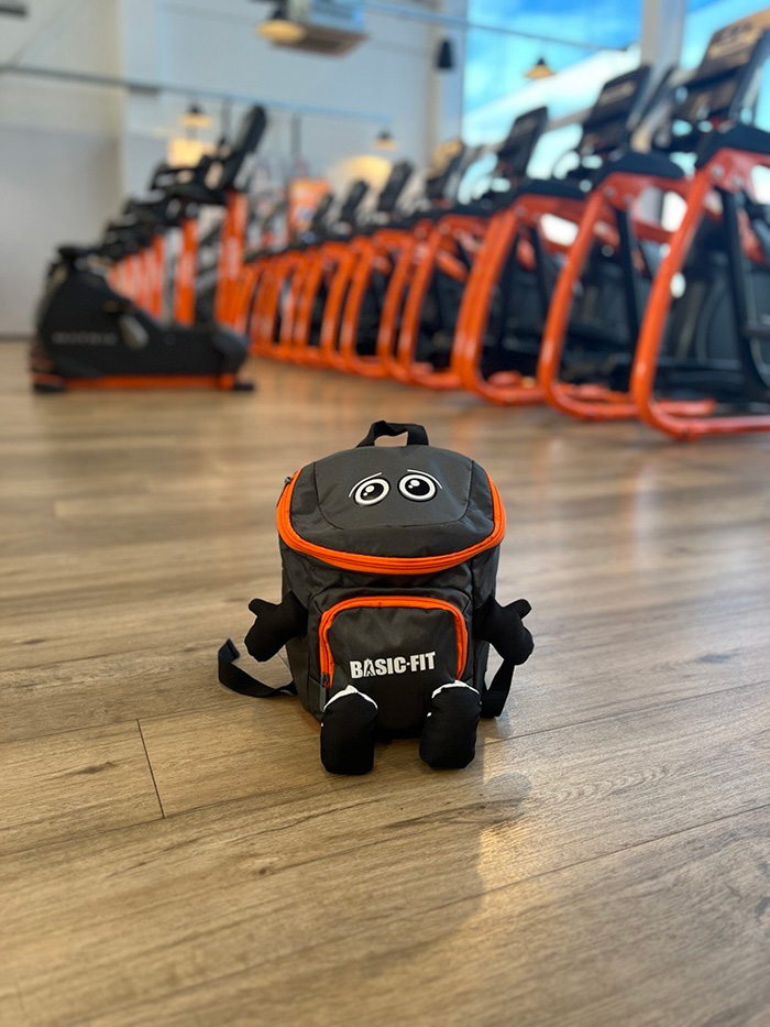 Si encuentras una mini mochila en tu Basic-Fi, ganas un premio.