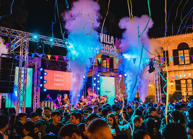 Fiestón en Villa Ahora, el pueblo efímero de Ron Barceló