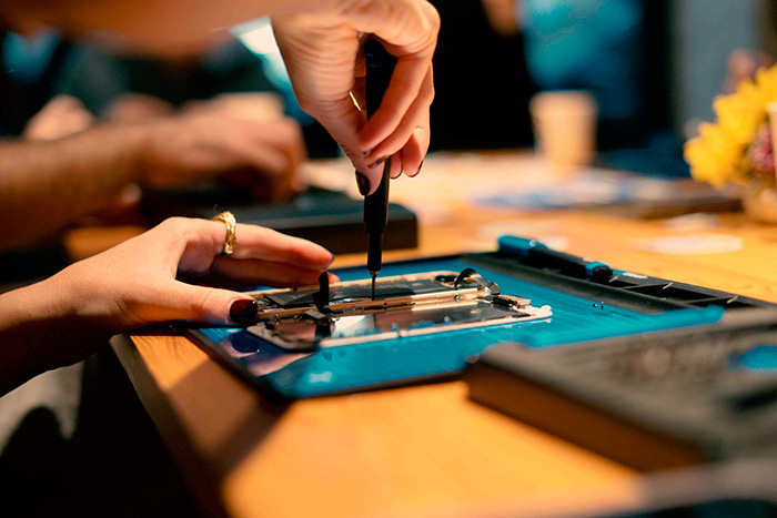 “ReParty” de Back Market para concienciar sobre el "fast tech".