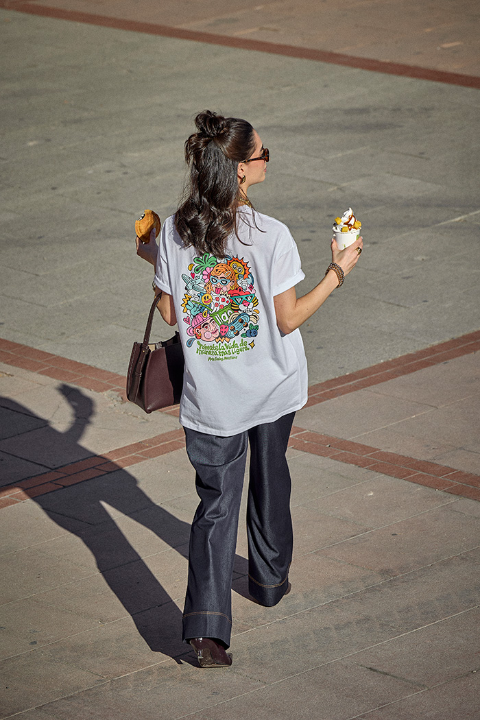 El ilustrador Asis Percales da vida al universo de llaollao.