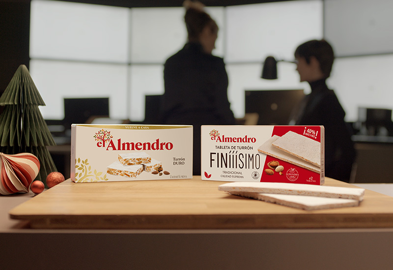 Ya está aquí el clásico "Vuelve a casa por Navidad" de El Almendro