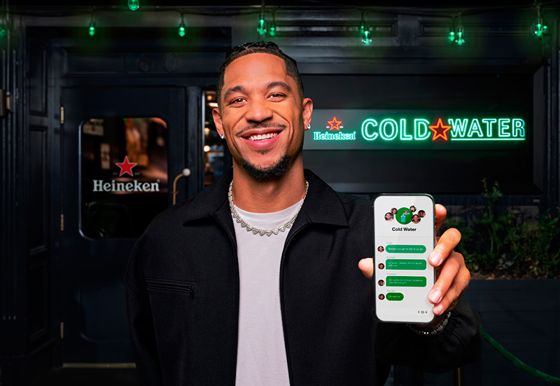 Heineken convierte los chats grupales en quedadas de bar