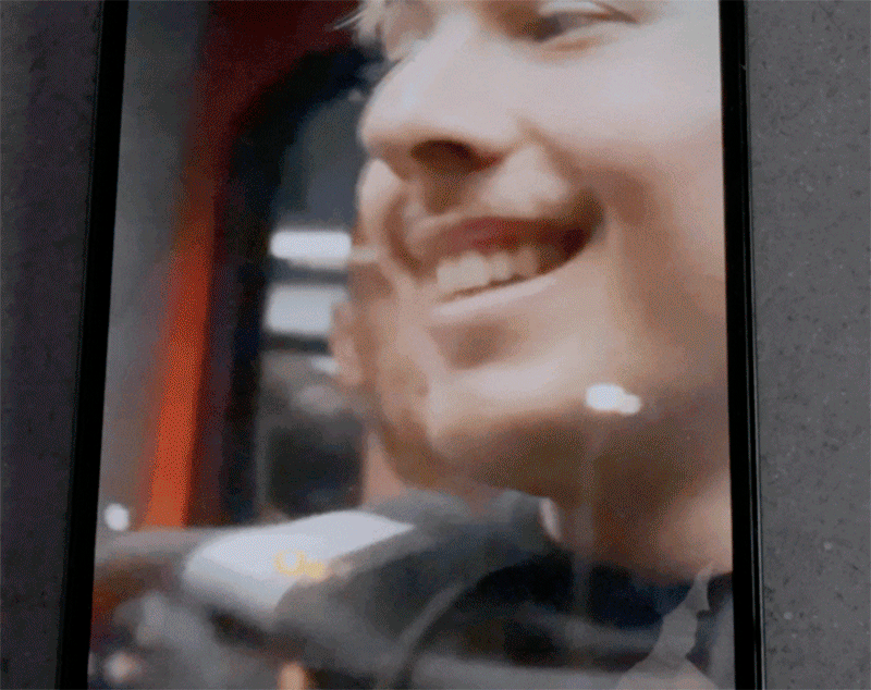 JD da voz a la juventud en "Where Are You Going?"