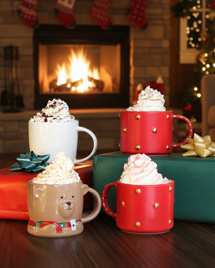 Starbucks celebra la Navidad con nuevas recetas y merchandising.