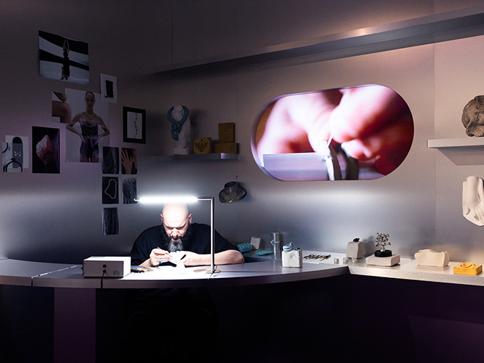 Aristocrazy celebra su imagen renovada en un espacio inmersivo.