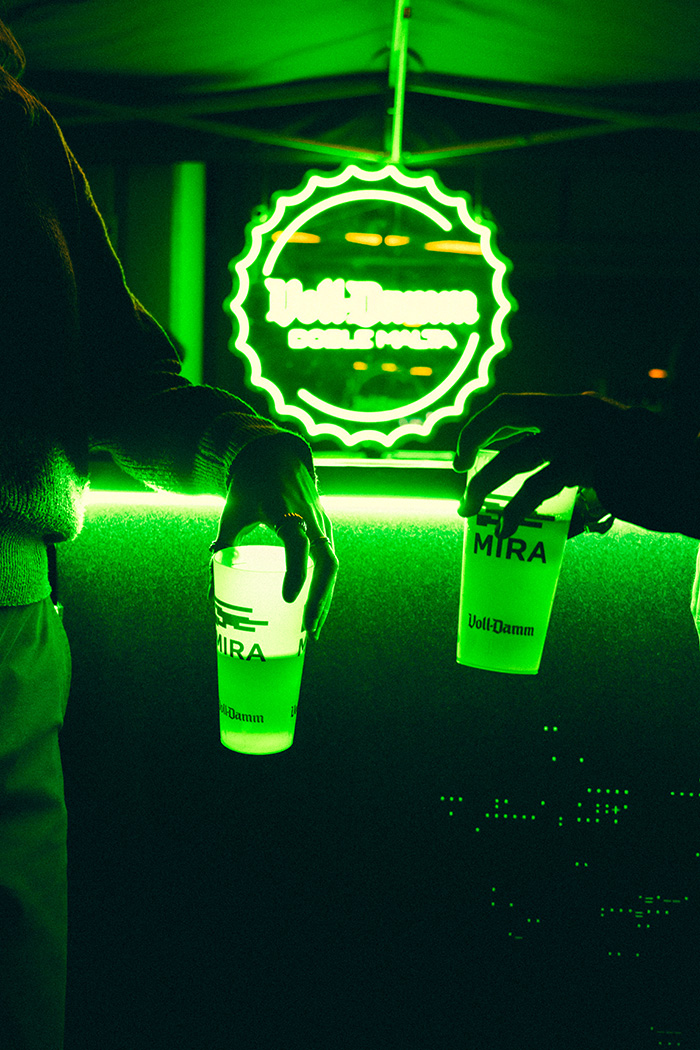 Voll-Damm rompe la barrera entre lo físico y lo digital.