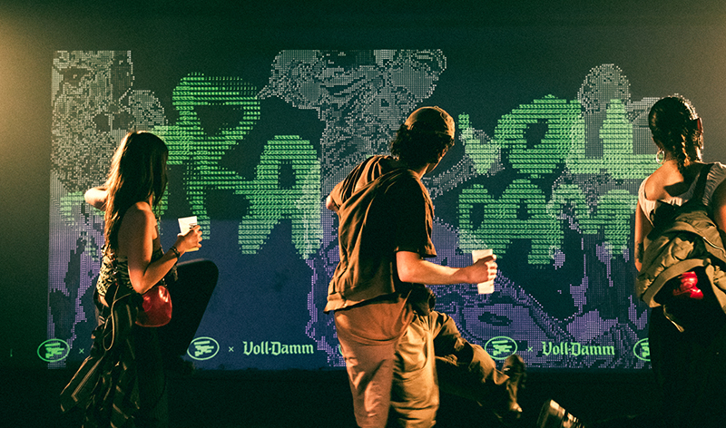 Voll-Damm rompe la barrera entre lo físico y lo digital