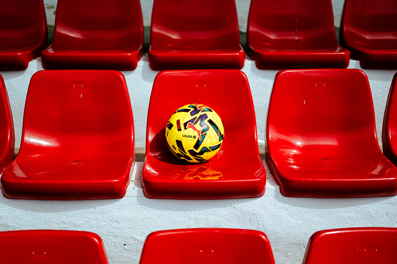 LALIGA y PUMA presentan el nuevo balón de invierno