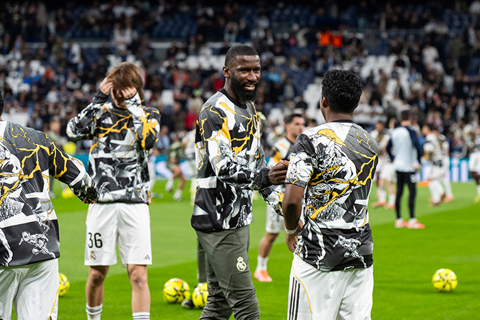 El Real Madrid CF y los All Blacks de Nueva Zelanda en el Bernabéu.