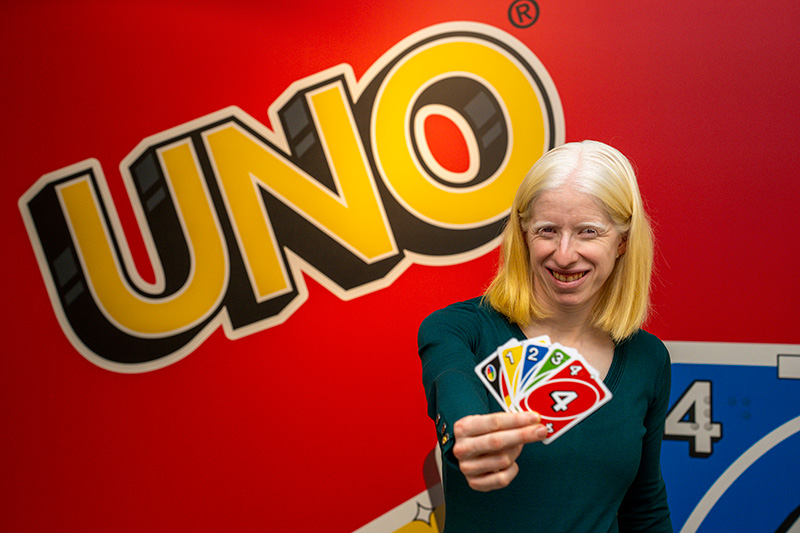 Mattel y la Fundación ONCE presentan UNO Braille