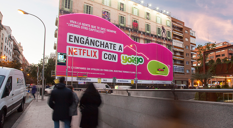 Espectacular acción de Yoigo y Netflix a seis metros de altura