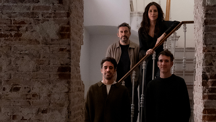 La marca CHINA se integra completamente en LLYC