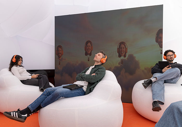 Audible nos invita a “mandar la cabeza de vacaciones”.