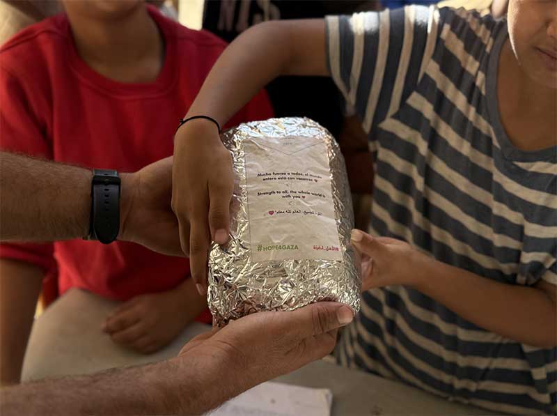 Mensajes que rompen barreras en Gaza.
