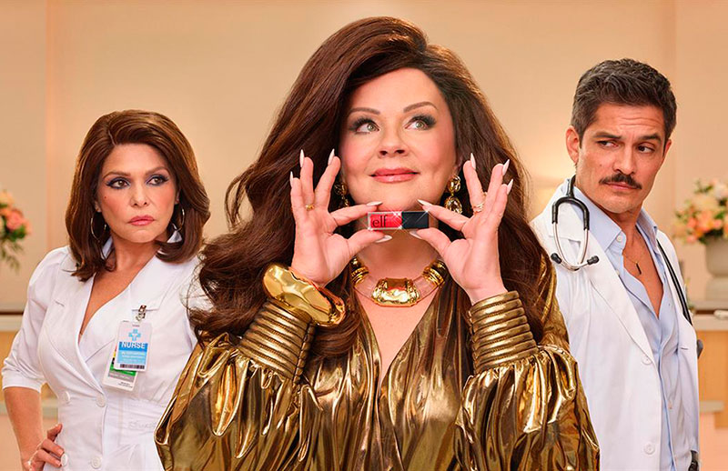 Melissa McCarthy aprende español para disfrutar de la Super Bowl