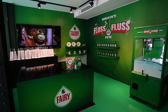 Rebelión de vajillas en el anuncio de Fairy Spray.