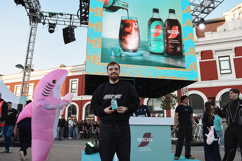 Ibai Llanos hackea el último lanzamiento de Nescafé