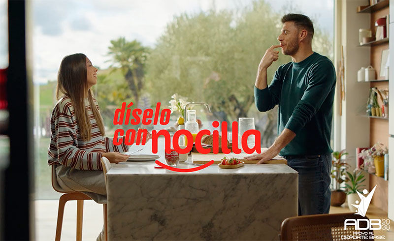 Joaquín Sánchez y su hija en la nueva campaña de Nocilla