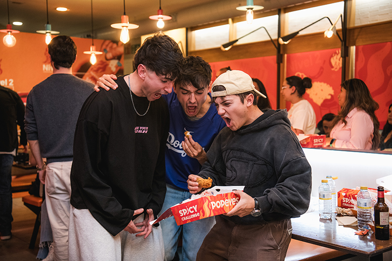 Popeyes lanza su nuevo Spicy Challege con mucho picante