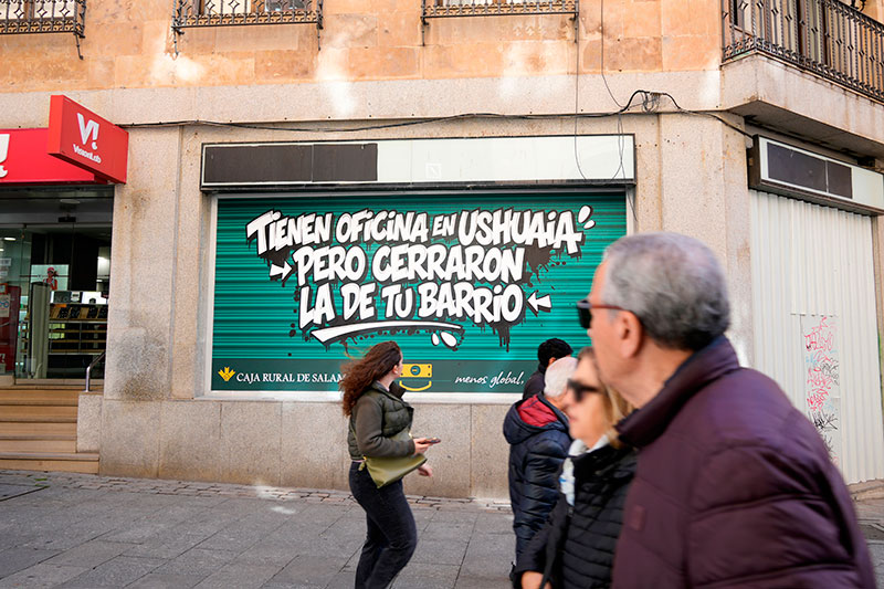 Caja Rural de Salamanca toma las oficinas cerradas de la competencia