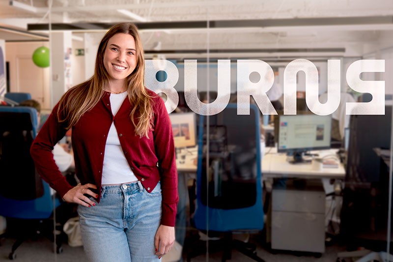 Burns refuerza su área de estrategia con Carina Sacchi