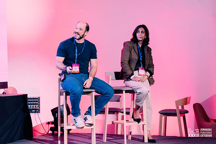 Beatriz Vidal, directora general de la Asociación Española de Centros Comerciales, y Miguel Gómez Aleixandre, vocal de la AECC y Chief Growth Officer en Glocally.