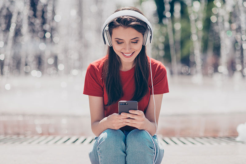 El momento del podcast en España: audiencia masiva, inversión al alza