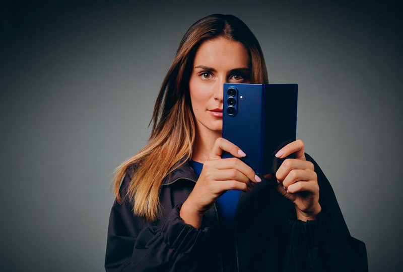 Alexia Putellas reta a sus fans a “coger el relevo” de su Galaxy Z Fold7