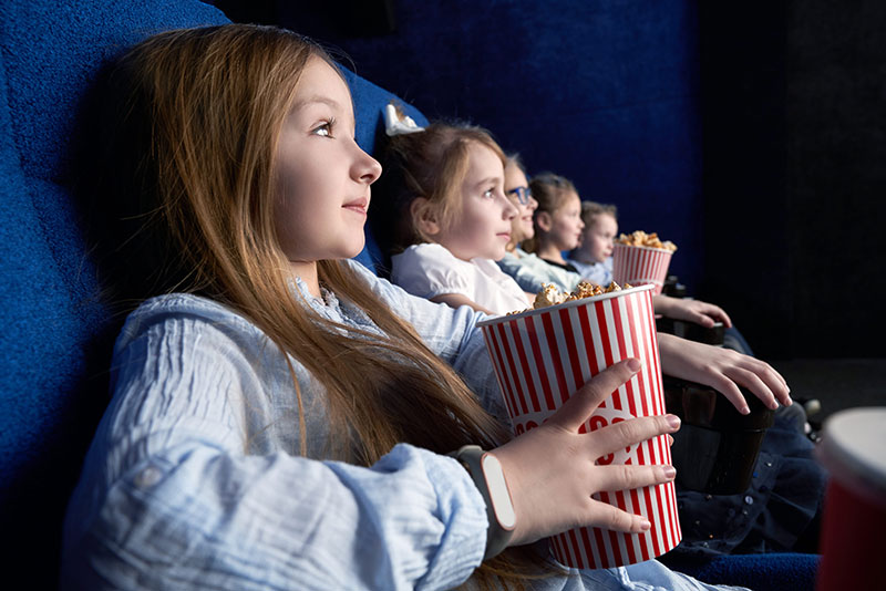 Cines: menos salas y butacas, pero espacios más cómodos