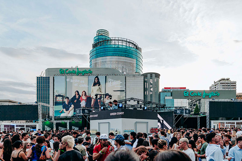NEW El Corte Inglés estrena La Plaza NEW de la mano de SOMOS